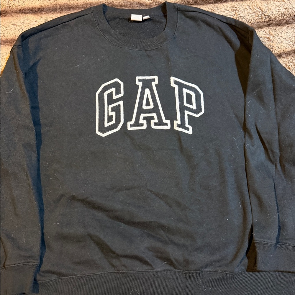 GAP Men's Crewneck Sweater in Black